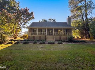 104 Rocktree Ct, Fuquay Varina, NC 27526