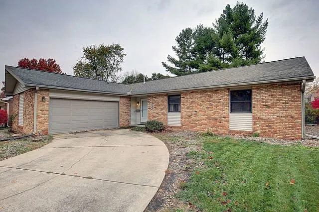 908 Shurts St photo 1