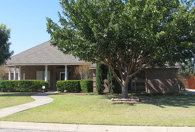 1st image of 1709 Amhurst Dr