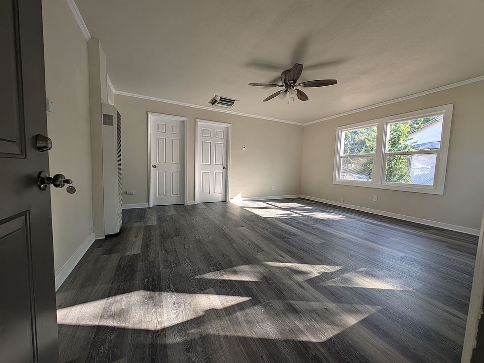 2nd image of 1124 Union St