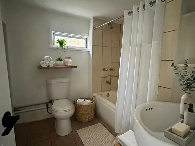 1631 S California Ave — Photo 6