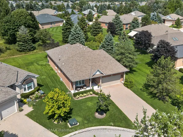 26 Hagen Holw, Whitchurch Stouffville, ON L4A 1N3