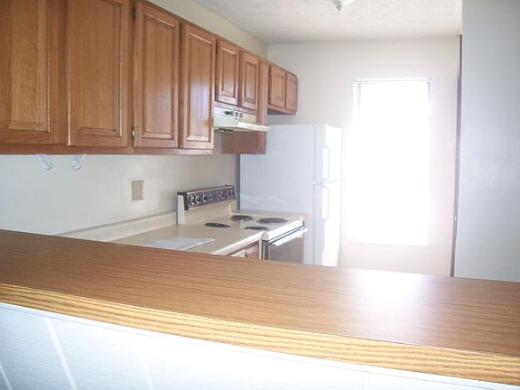 3rd image of 10413 Victoria Dr APT C