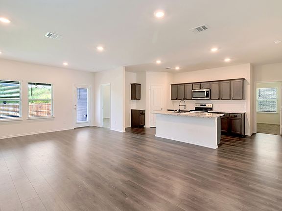 4th image of 2322 Bellewood Ct