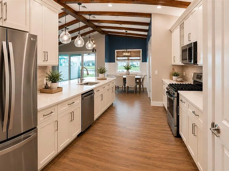 8075 Slipway Dr — Photo 10