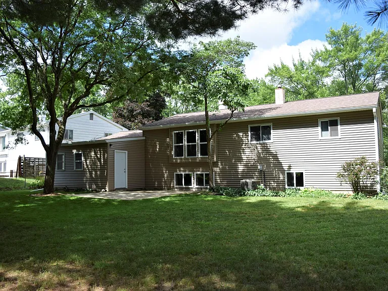 7631 Walcott St — Photo 22
