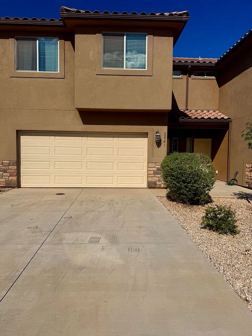 Updated 3-BR Townhome in Santa Clara — Photo 2