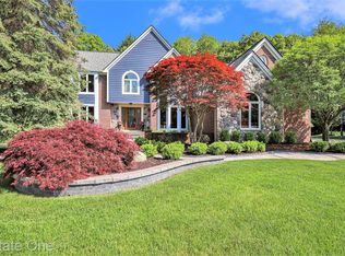 3746 Merriweather Ln, Rochester Hills, MI 48306