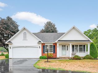 84 Brownstone Ln, Rochester, NY 14615