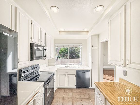 2nd image of 3752 Balboa Ter Unit D