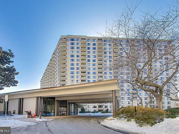 2nd image of 5225 Pooks Hill Rd APT 1319S