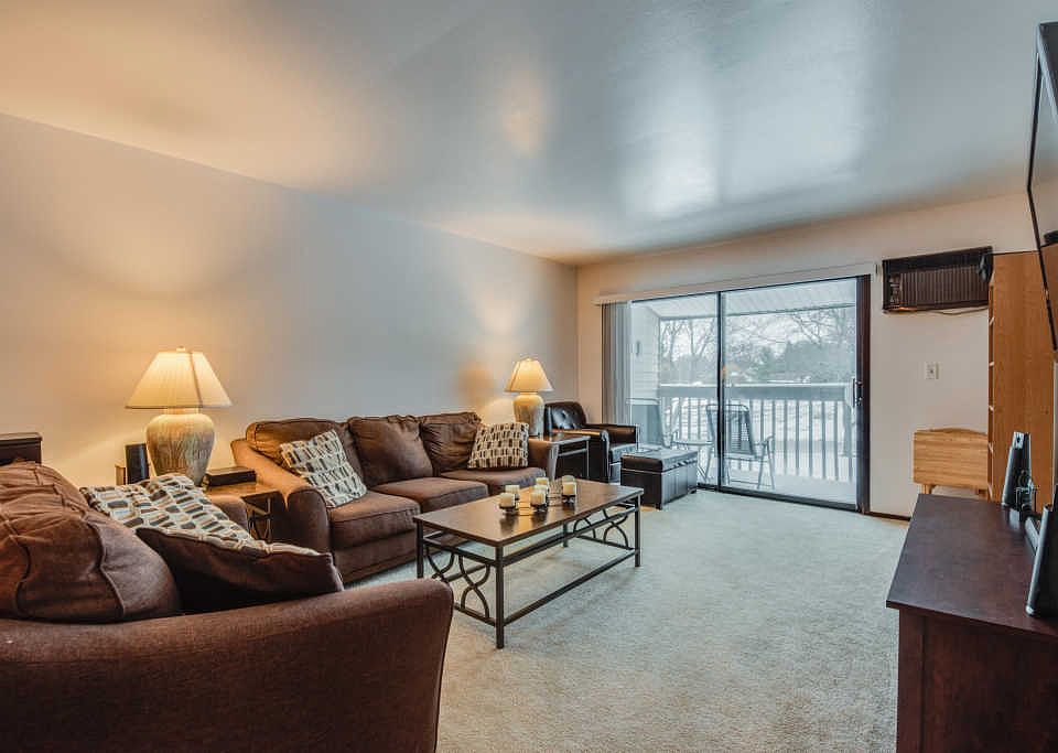 1st image of 625 Westridge Dr APT 10