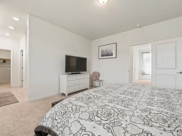 4928 Black Falcon Way — Photo 14