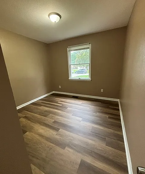 1785 Parkway Dr N — Photo 15