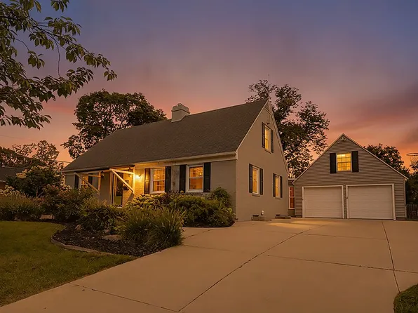 346 Bel Air Dr NE, Grand Rapids, MI 49503