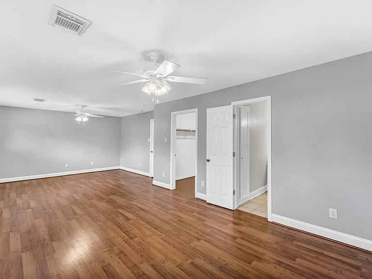 1553 W Sam Houston Pkwy S — Photo 17