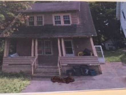 1st image of 137 Temple Pl