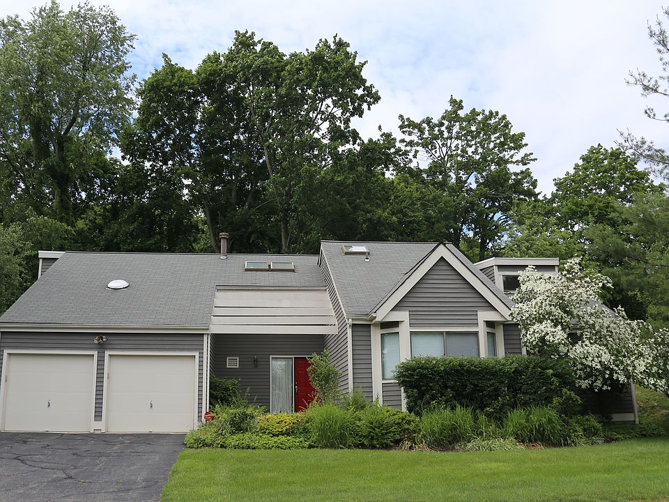 1st image of 137 Fieldpoint Dr