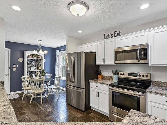 3rd image of 29114 Pembrooke Blvd