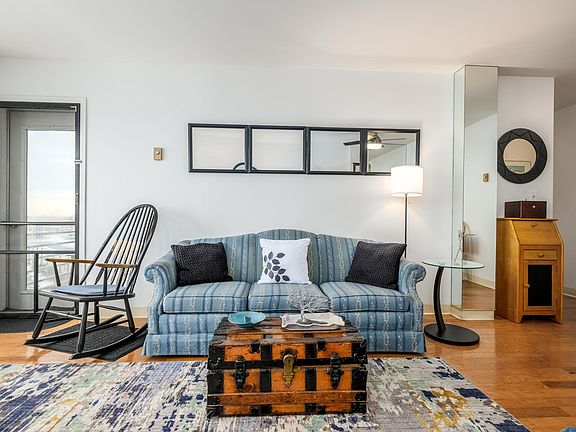 5th image of 148 Breakwater Dr Unit 610