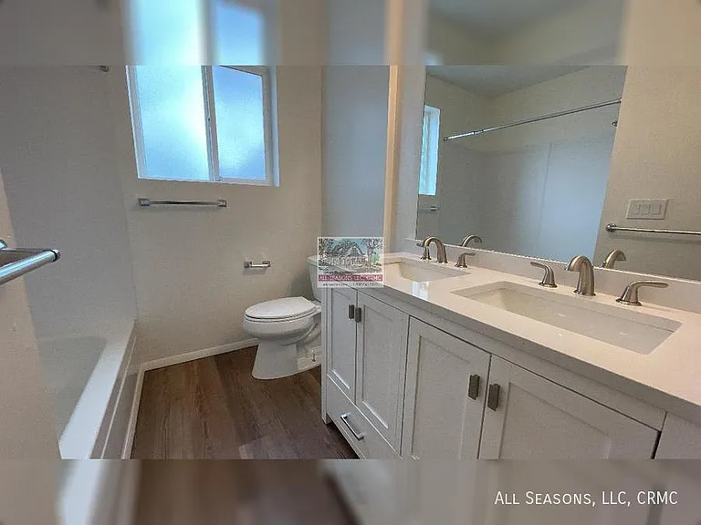 1406 Race St — Photo 9