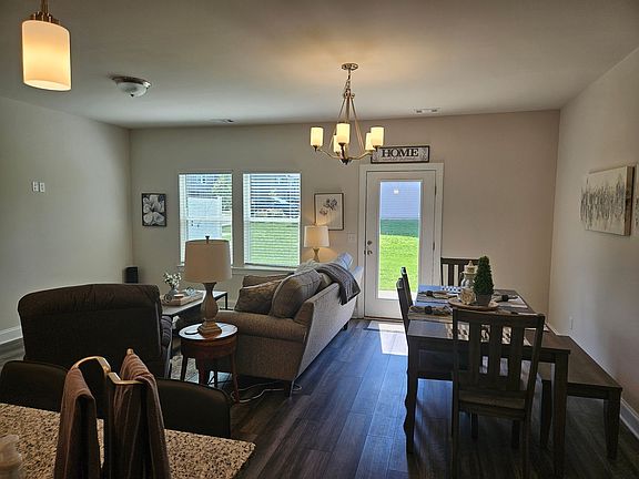 5th image of 1552 Olympic Ln