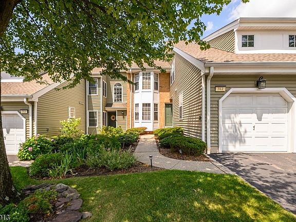 2nd image of 312 Araneo Dr