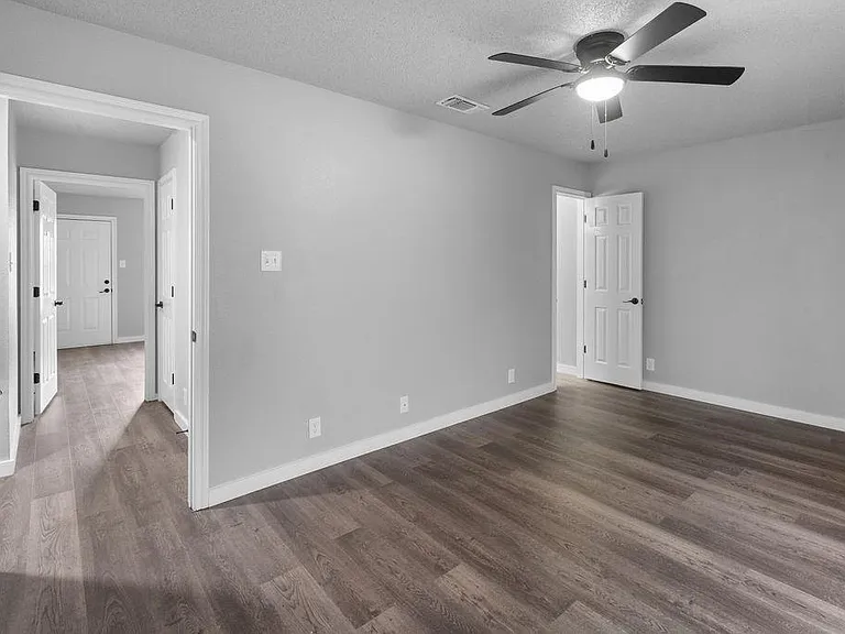 705 W Crawford St #709 — Photo 10