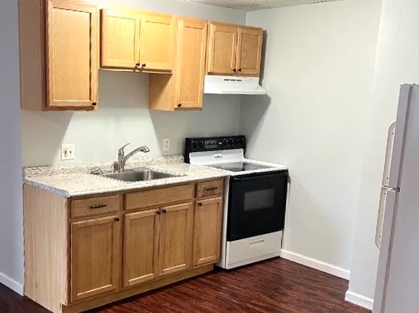 398 Main St #11, Winsted, CT 06098