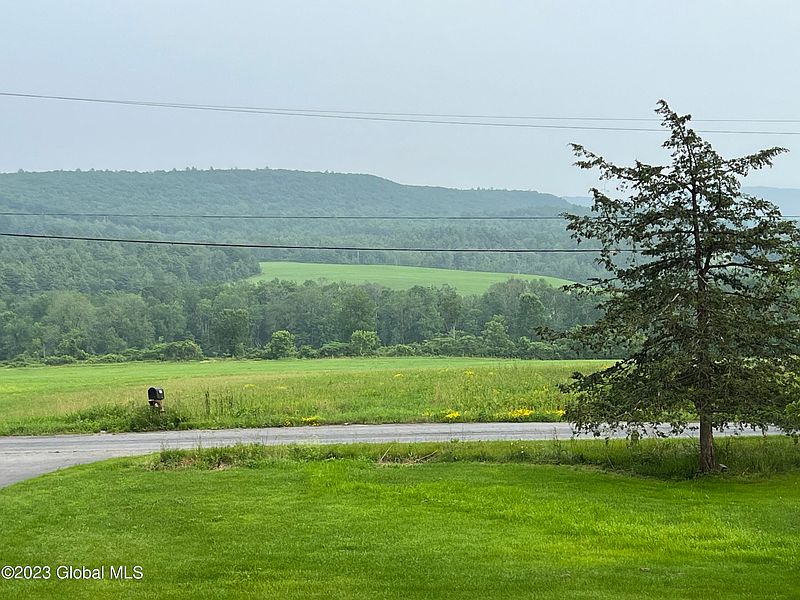 3rd image of 327 Buckley Road