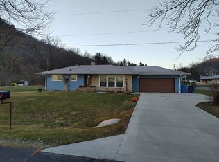 1360 Frontage Rd, Dakota, MN 55925