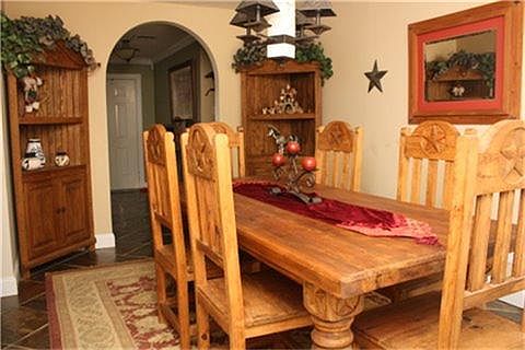 Neat dining room off the kitchen area.