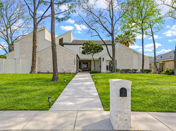 1403 E Brooklake Dr, Houston, TX 77077