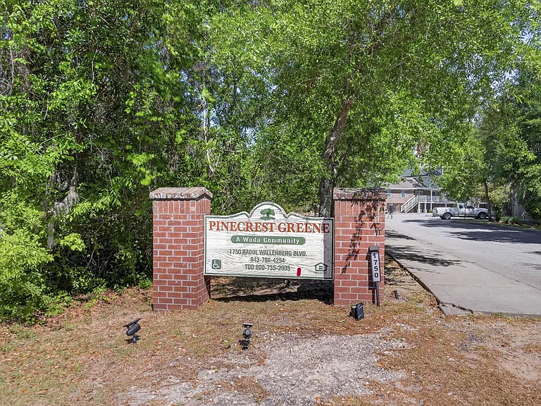 Pinecrest Greene — Photo 43
