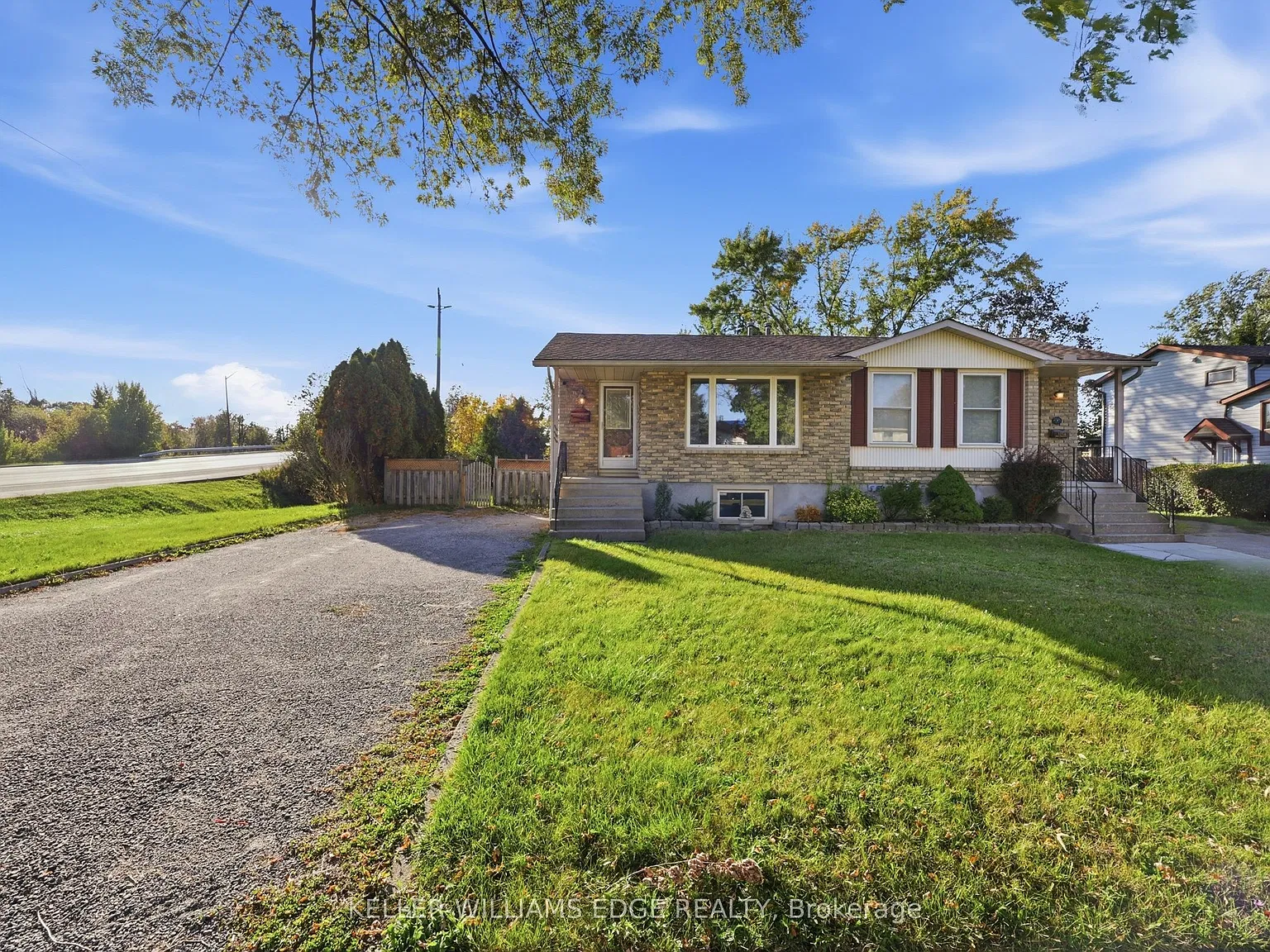 6 bed, $2,600 — Photo 2