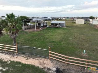 1012 W Broadway Ave, Seadrift, TX 77983