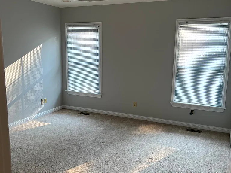 155 Chelsea Cir — Photo 10