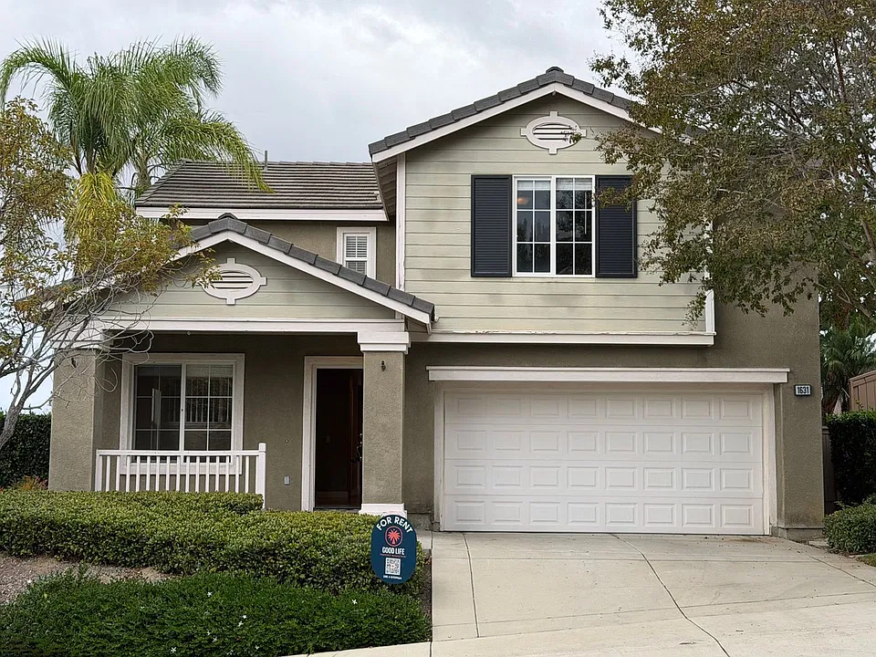 1631 Carriage Cir