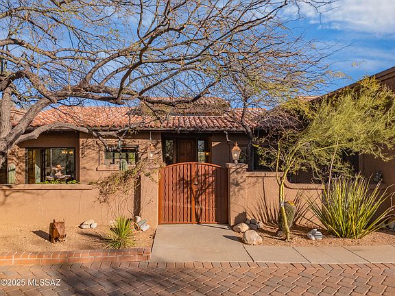 3rd image of 5860 N Camino De La Sombra