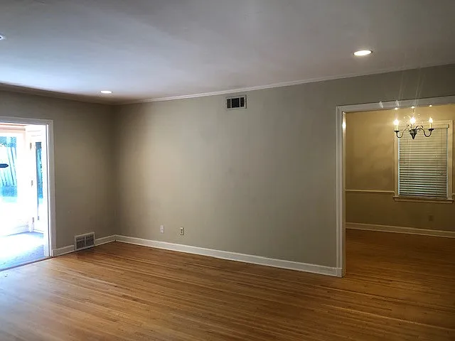 190 Eastland Dr — Photo 13