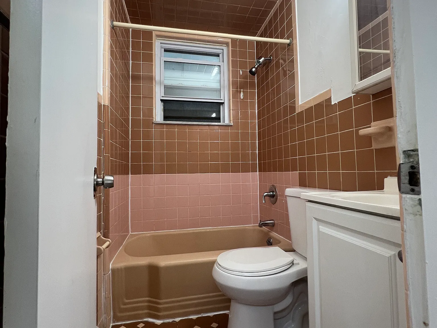 3 bed, 1800 sqft, $2,800 — Photo 3