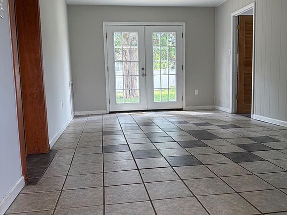 4th image of 932 Winterhaven Dr