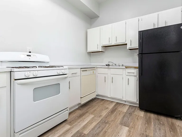 1406 S. 1st Street — Photo 5
