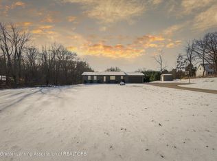 6711 Crofoot Rd, Howell, MI 48843