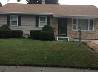 955 S Wolf Rd, Des Plaines, IL 60016