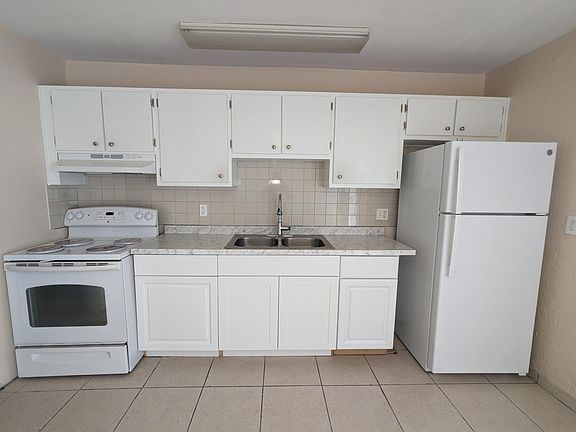3rd image of 27637 Franklin St #2