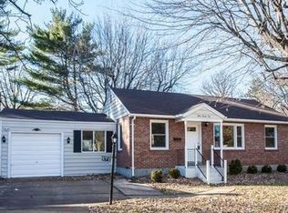 975 Meadowridge Dr, Saint Louis, MO