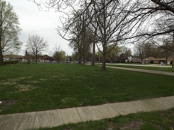 3rd image of 309 E Lincoln Ave