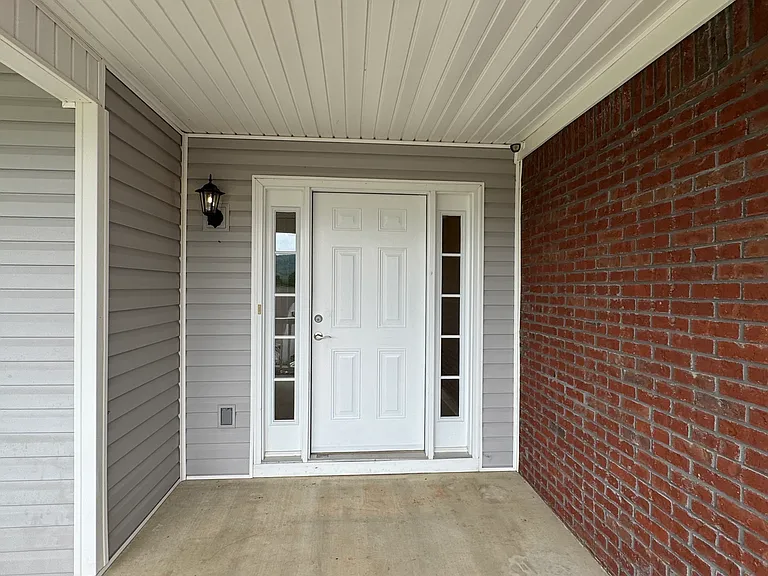 5685 Hyacinth Ln — Photo 3