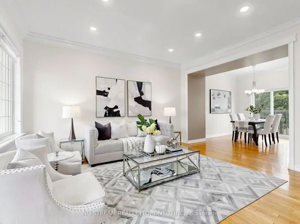 123 Georgian Dr #15, Oakville, ON L6H 0E7
